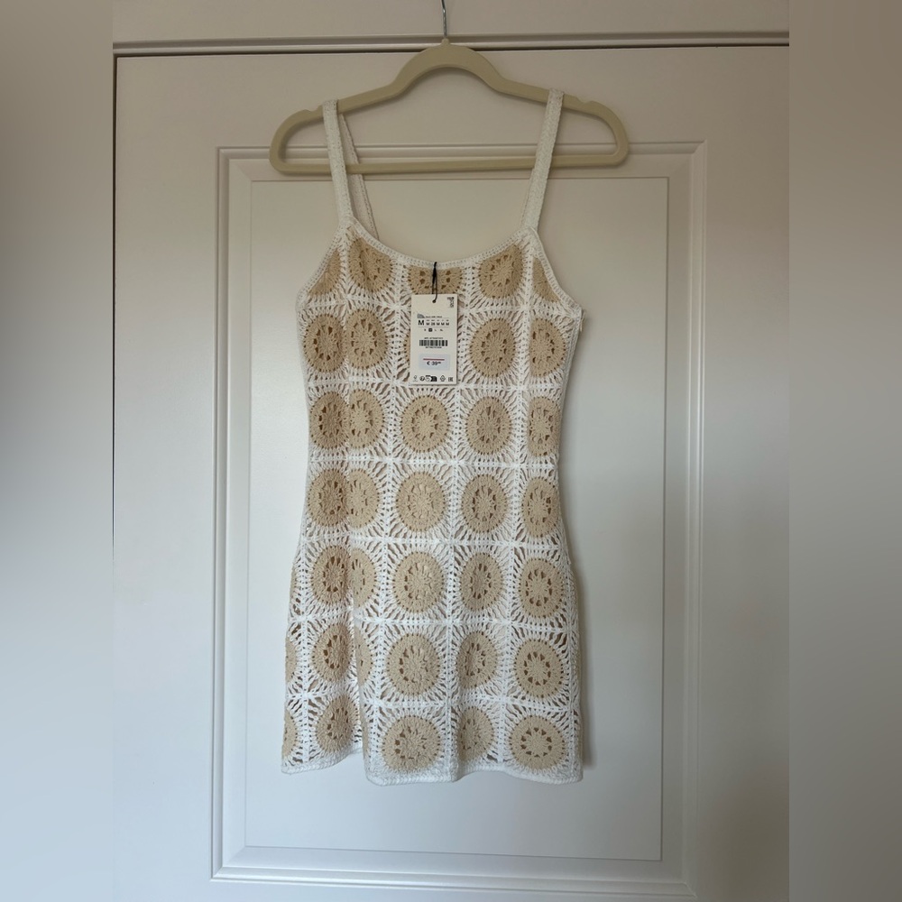 Zara NWT Crochet Mini Dress in White and Tan size M